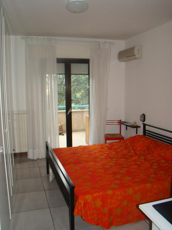 Appartamento Sirolo Habitación foto